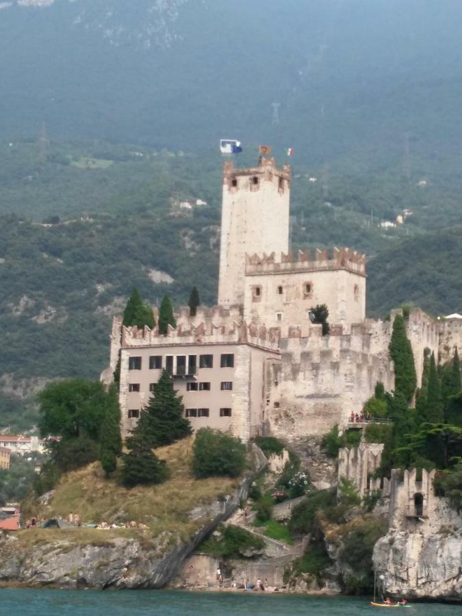 Camera Il Borgo Vicino Al Castello Con Parcheggio 말세진느 외부 사진